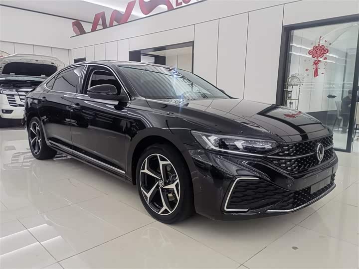 Фото 3 - Volkswagen Passat