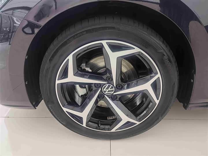 Фото 4 - Volkswagen Passat