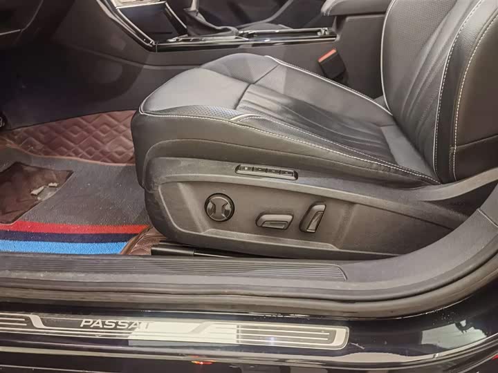 Фото 7 - Volkswagen Passat