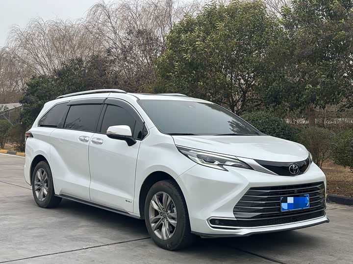 Фото 3 - Toyota Sienna