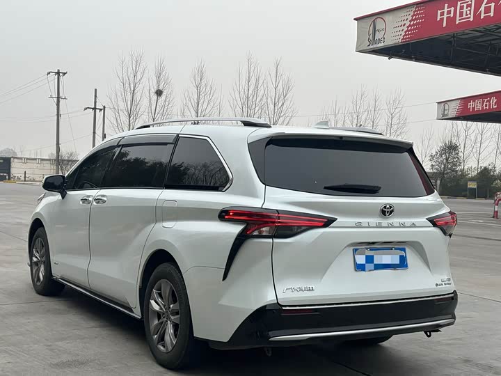 Фото 6 - Toyota Sienna