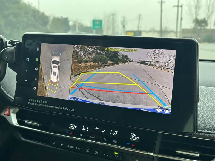 Фото 7 - Toyota Sienna