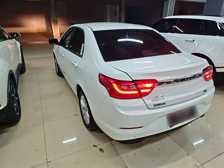 Фото 5 - Geely Vision