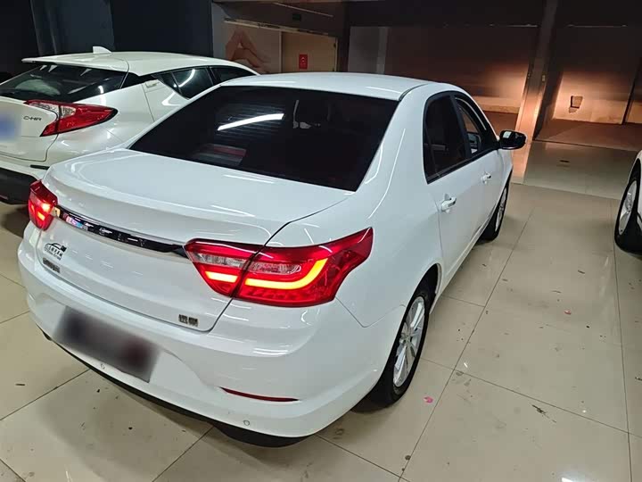 Фото 7 - Geely Vision