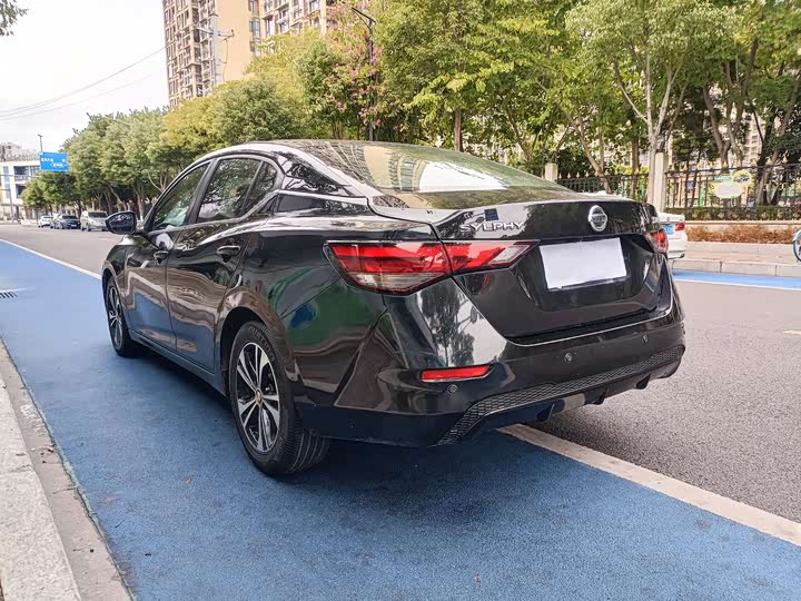 Фото 4 - Nissan Sylphy