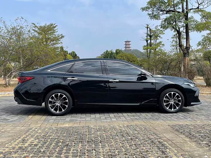 Фото 4 - Toyota Avalon