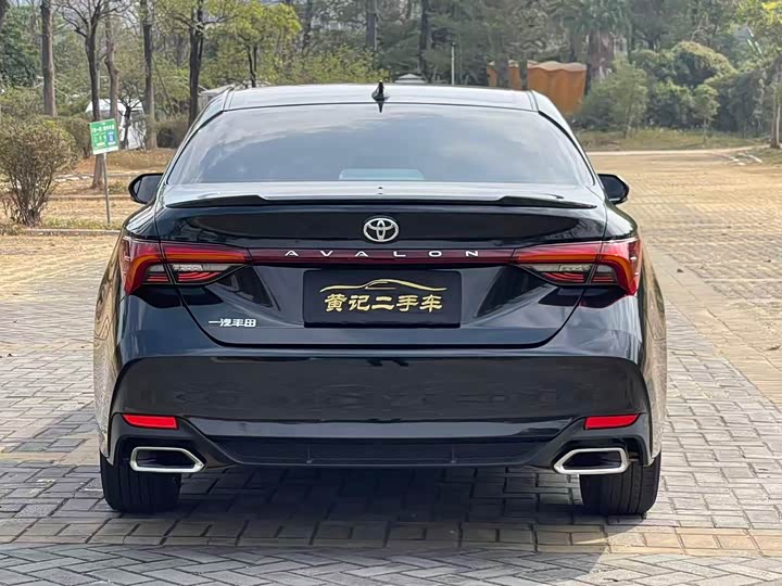 Фото 6 - Toyota Avalon