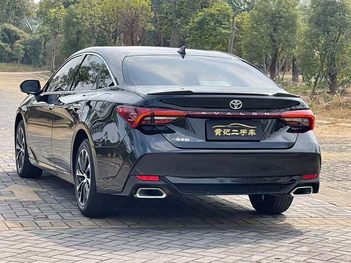 Фото 7 - Toyota Avalon