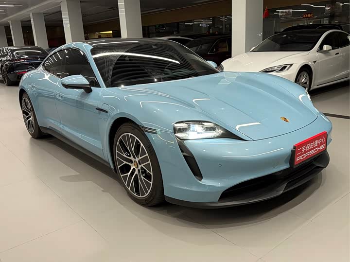 Фото 3 - Porsche Taycan