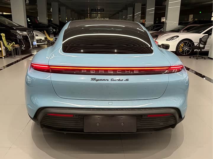 Фото 5 - Porsche Taycan