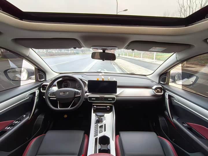 Фото 5 - Geely Coolray