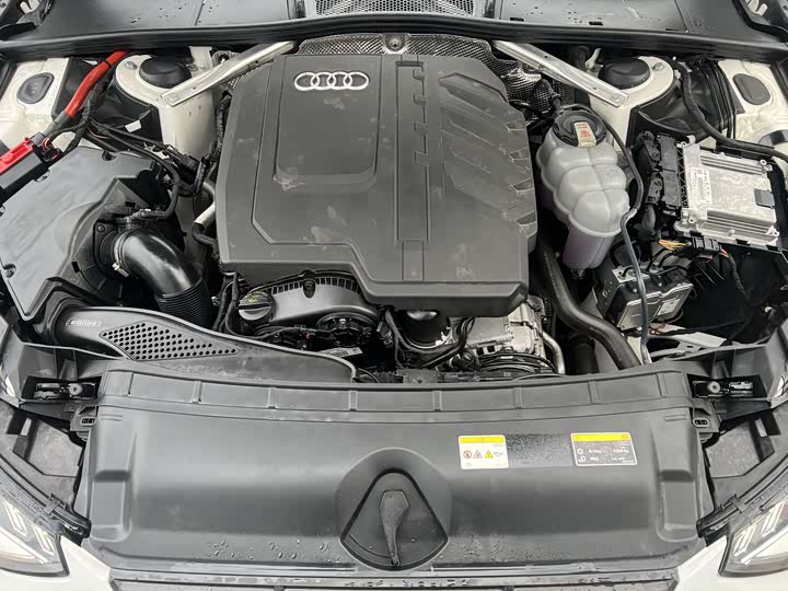 Фото 9 - Audi A4L