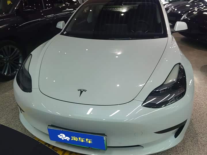 Фото 2 - Tesla Model 3