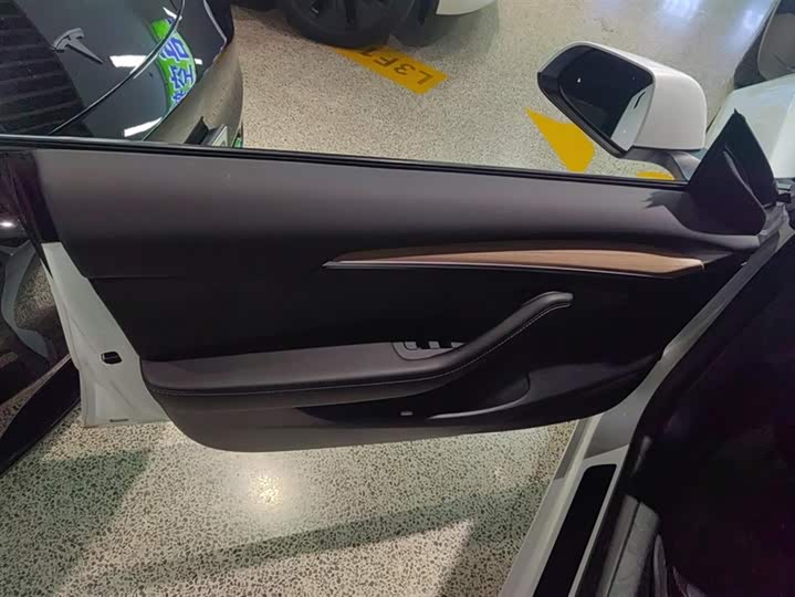 Фото 7 - Tesla Model 3