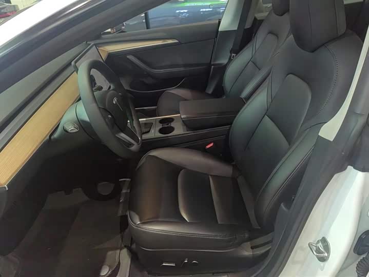 Фото 9 - Tesla Model 3