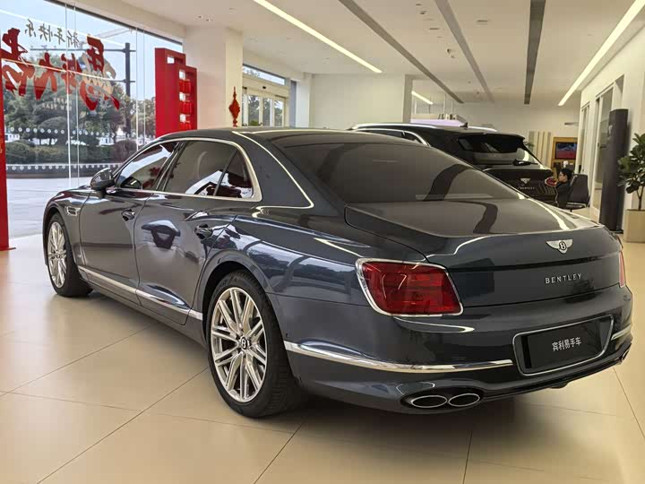 Фото 5 - Bentley Flying Spur