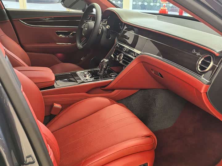 Фото 9 - Bentley Flying Spur