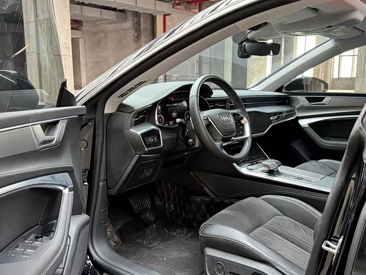 Фото 4 - Audi A7L