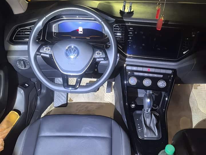 Фото 3 - Volkswagen T-Roc