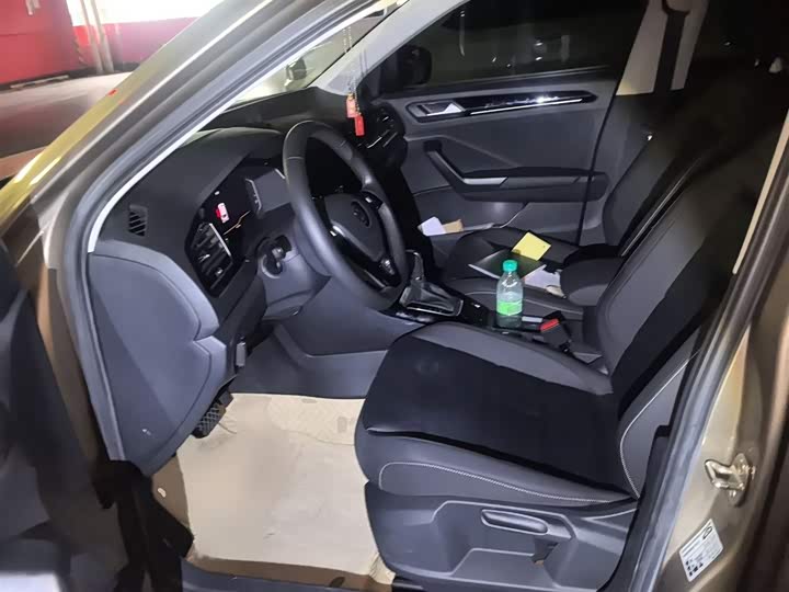 Фото 8 - Volkswagen T-Roc