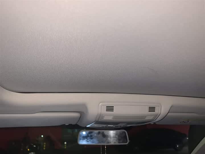 Фото 9 - Volkswagen T-Roc