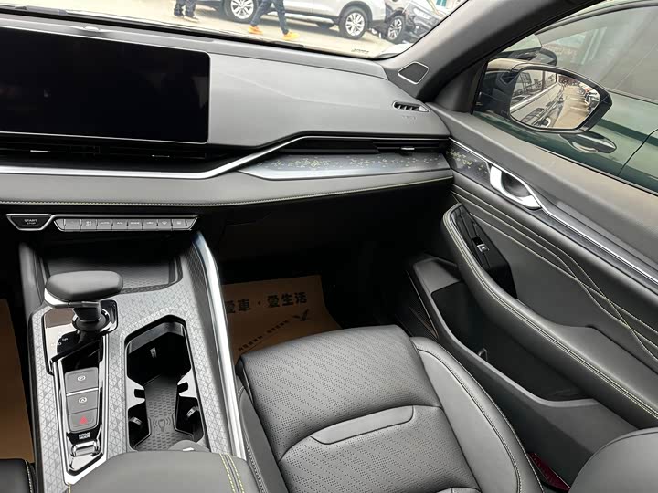 Фото 6 - Geely Preface