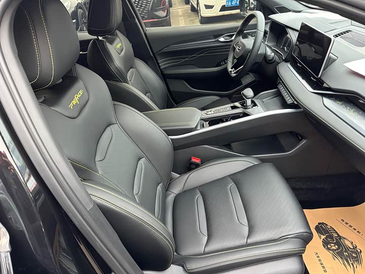 Фото 8 - Geely Preface