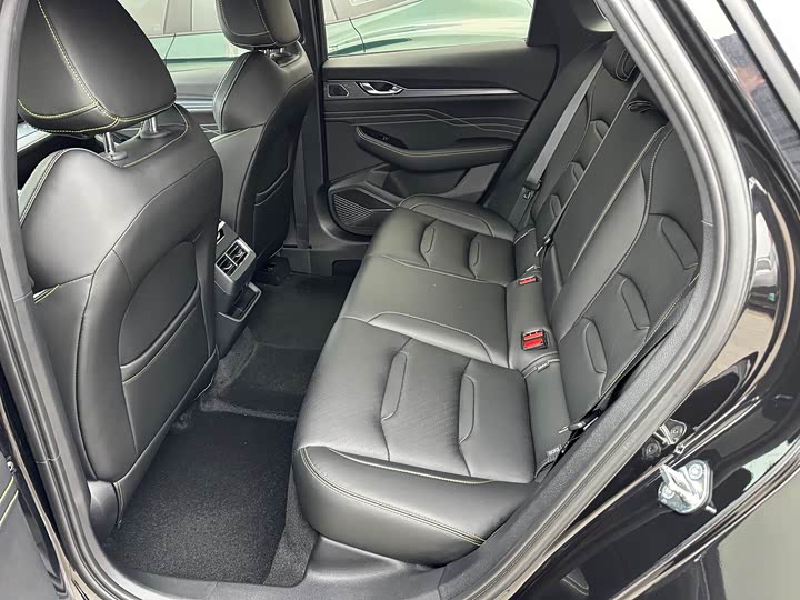 Фото 9 - Geely Preface