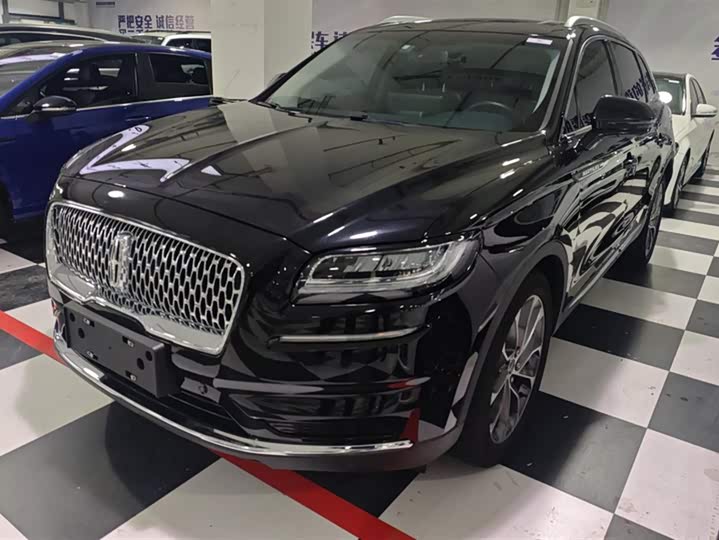 Фото 1 - Lincoln Nautilus