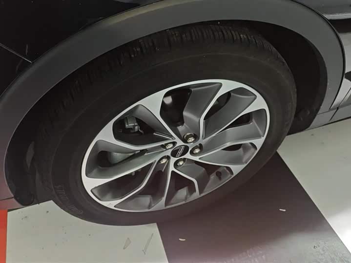 Фото 6 - Lincoln Nautilus