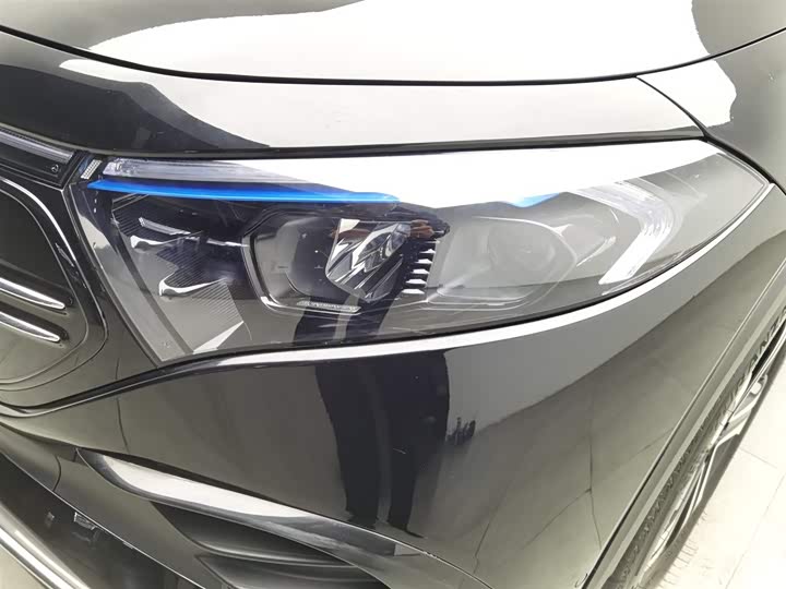 Фото 7 - Mercedes-Benz EQB