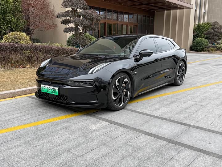 Фото 1 - Zeekr 001