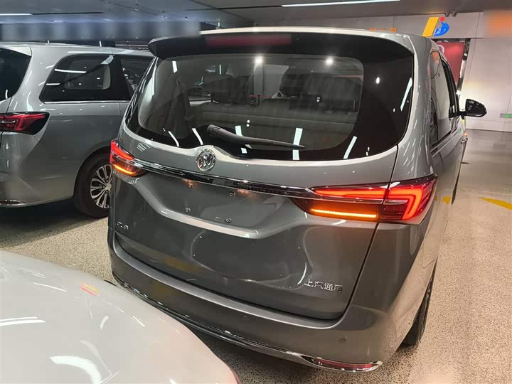 Фото 6 - Buick GL8 ES