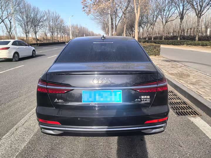 Фото 5 - Audi A6L