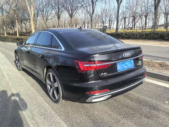 Фото 6 - Audi A6L