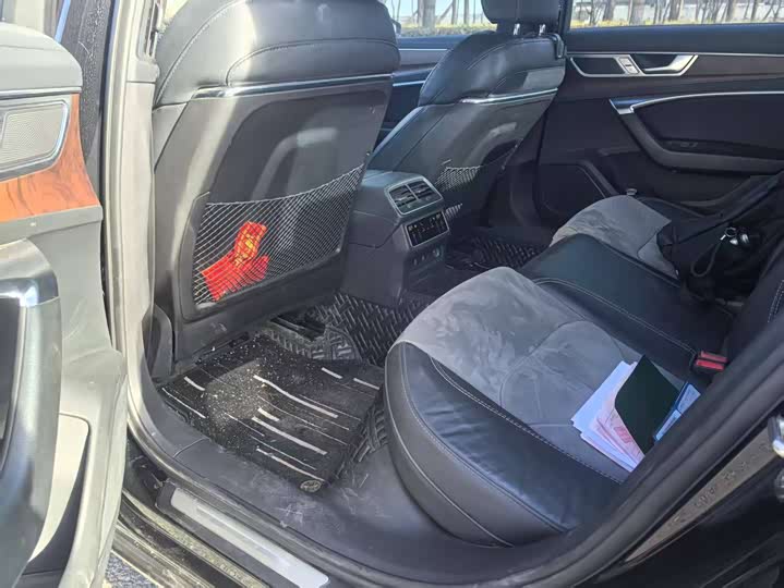 Фото 7 - Audi A6L