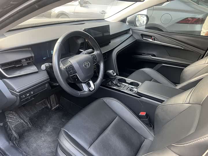 Фото 3 - Toyota Camry