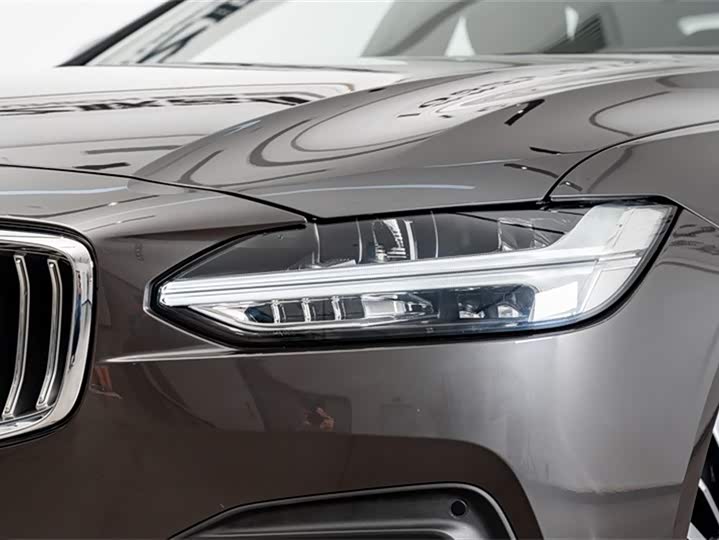 Фото 4 - Volvo S90