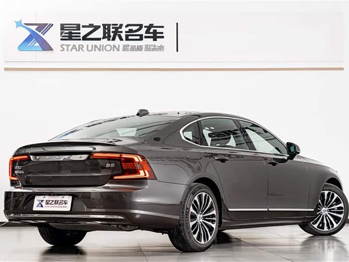 Фото 7 - Volvo S90