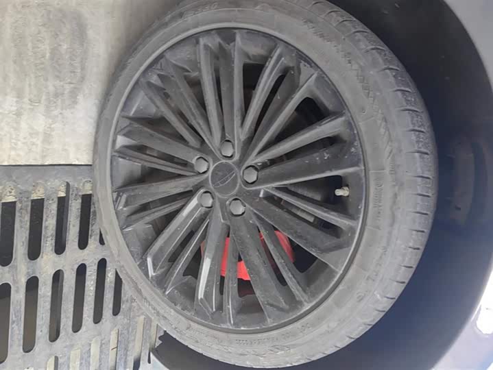 Фото 6 - Geely Preface L