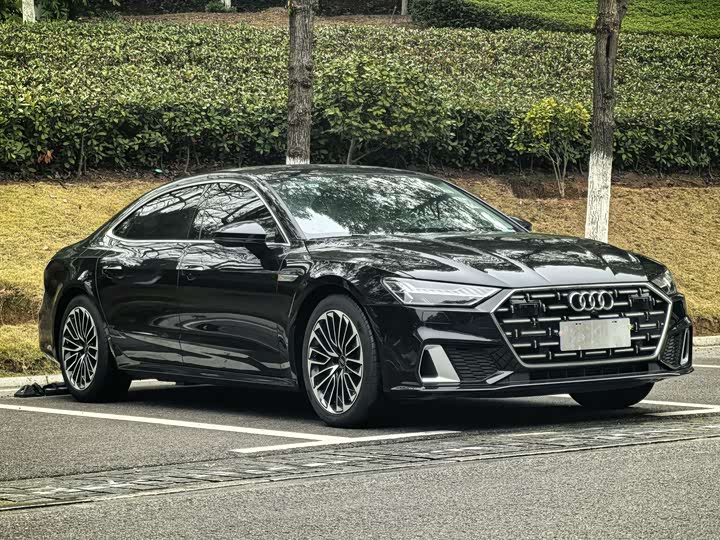 Фото 3 - Audi A7L