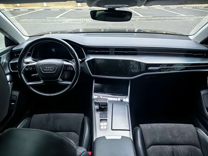 Фото 8 - Audi A7L