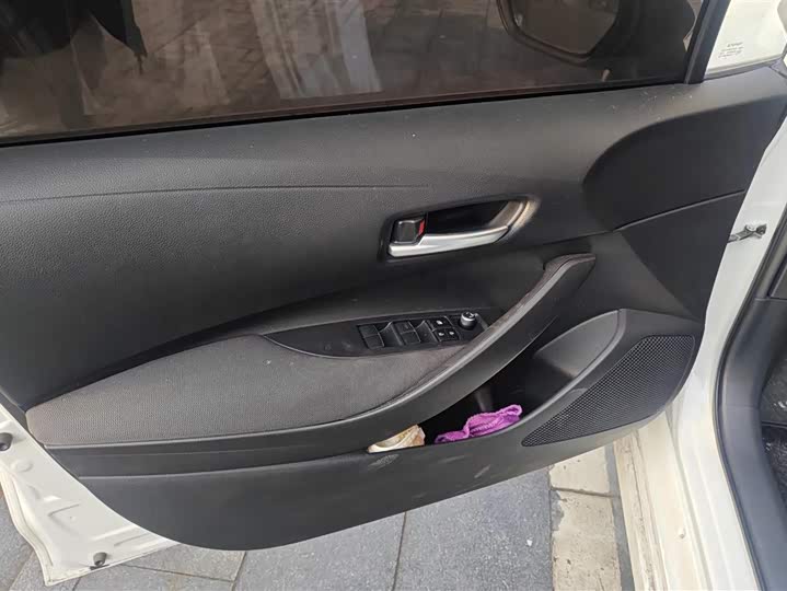 Фото 7 - Toyota Corolla