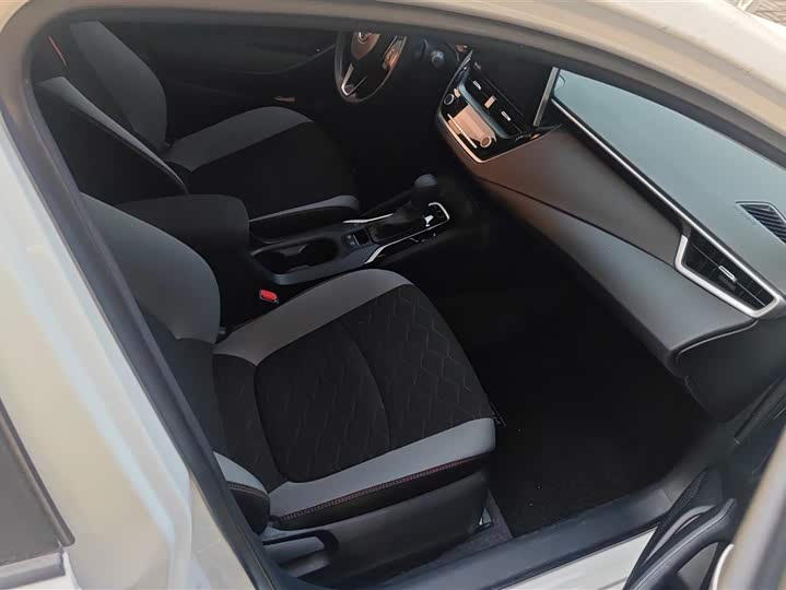 Фото 8 - Toyota Corolla