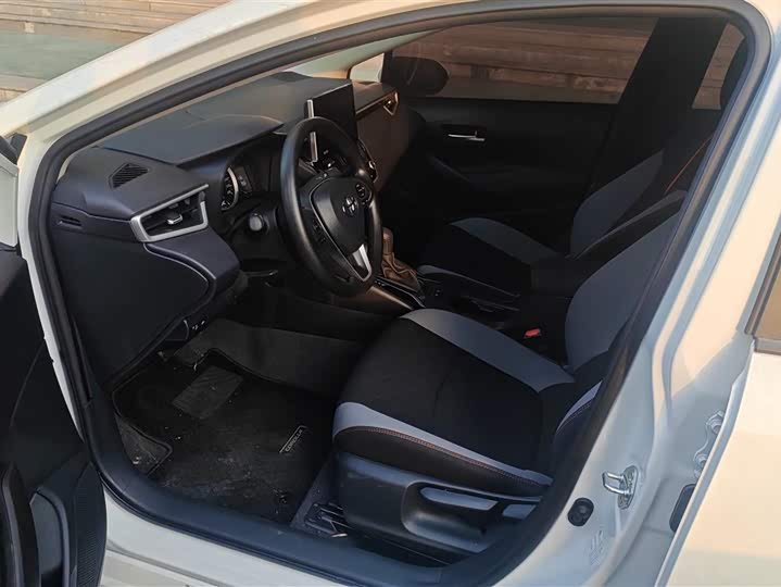 Фото 9 - Toyota Corolla