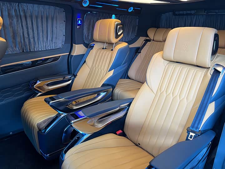 Фото 8 - Ford Tourneo