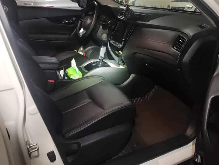 Фото 8 - Nissan X-Trail