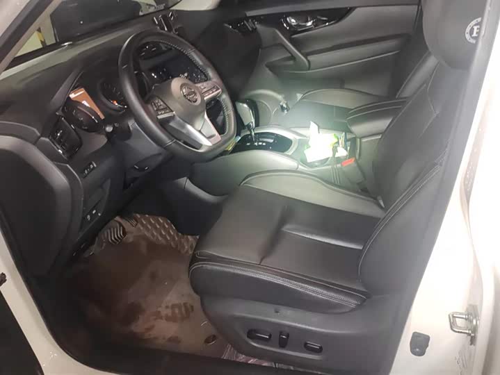 Фото 9 - Nissan X-Trail