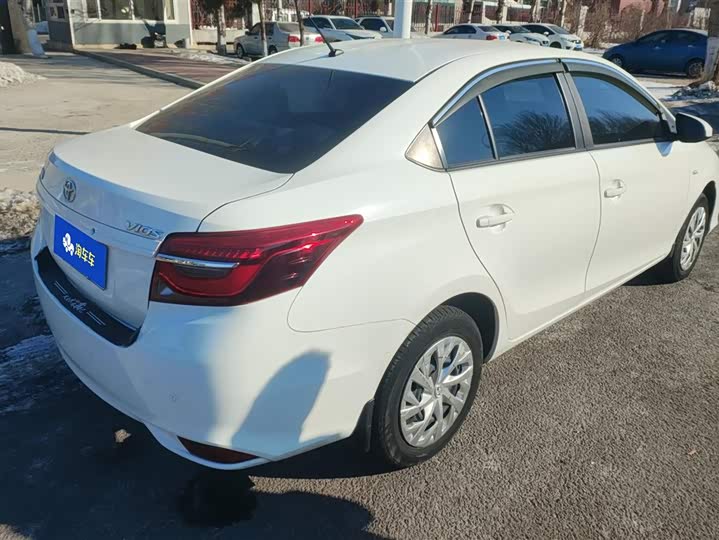 Фото 3 - Toyota Vios