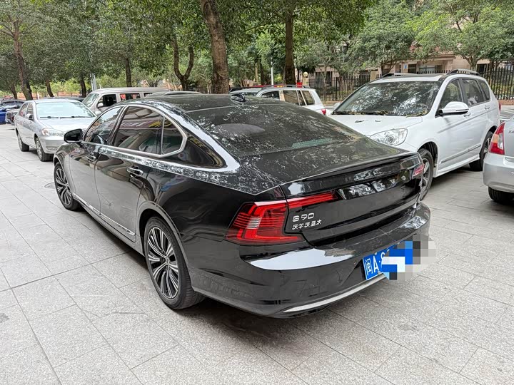 Фото 4 - Volvo S90